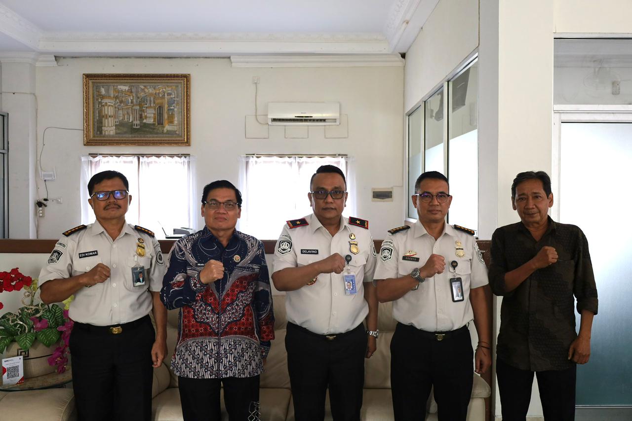 Perkuat Sinergi Pelayanan Haji dan Umrah, Kanwil Ditjen Imigrasi Kaltim Lakukan Koordinasi dengan Kanwil Kementerian Haji dan Umrah